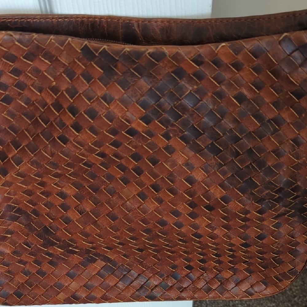 Wilsons Leather Rich Brown Woven Shoulder Bag - Picture 3 of 7